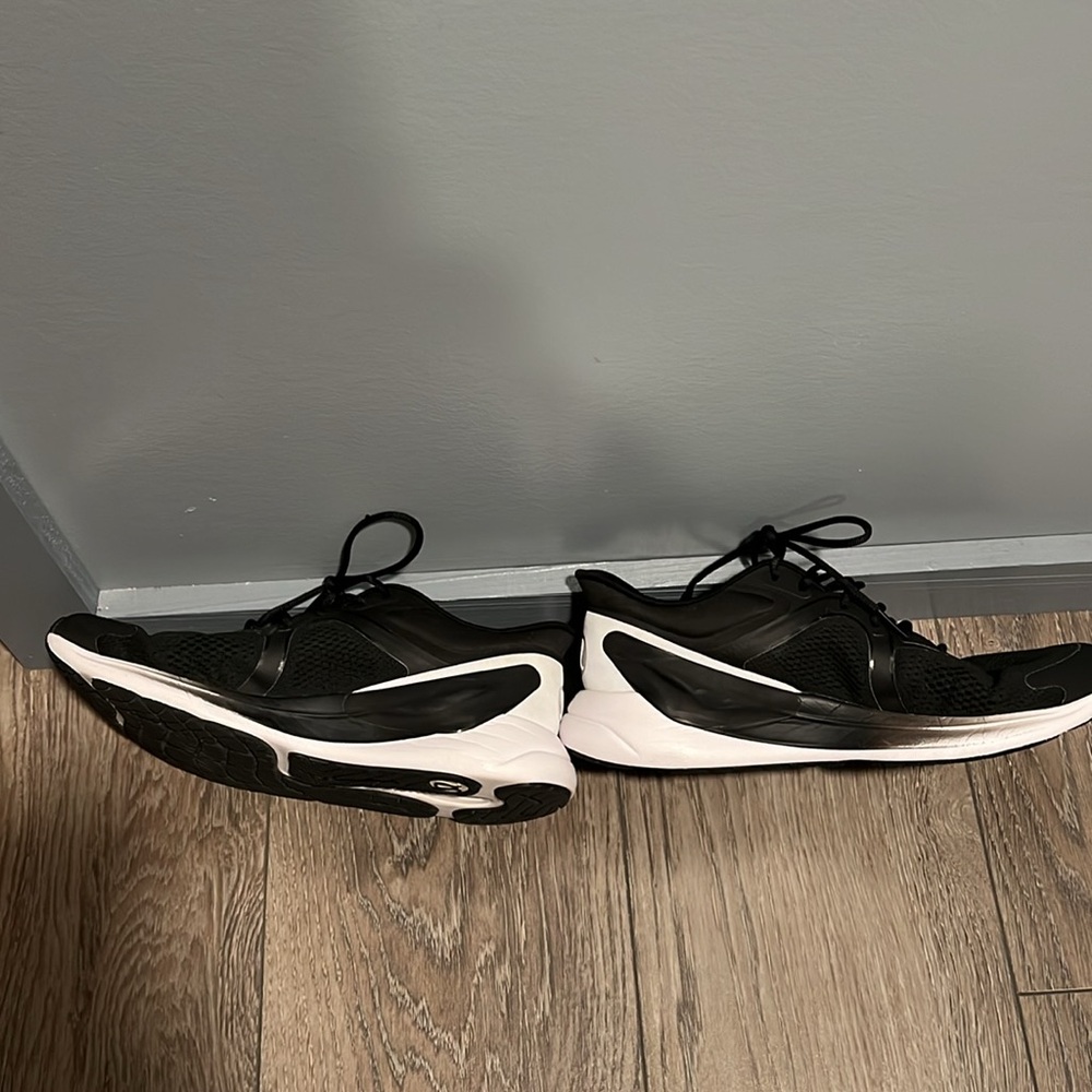 Lululemon Blissful Running Shoe size 11 - Picture 3 of 16